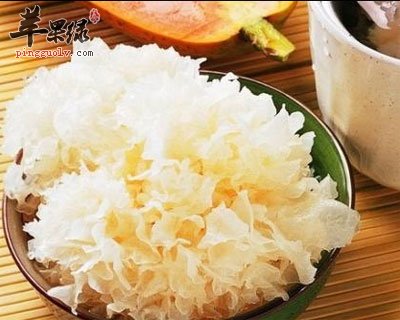 银耳炖白花蛇舌草.jpg