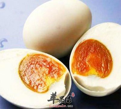 咸鹅蛋冒油