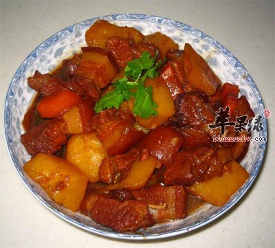 土豆红烧肉