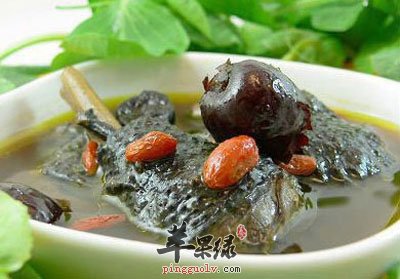 首乌乌鸡汤