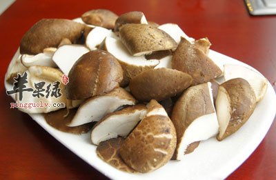 切开的香菇