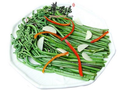 蕨菜与辣椒丝.jpg