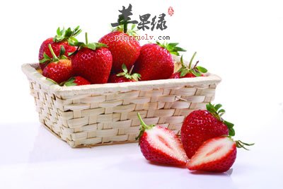 切开的草莓