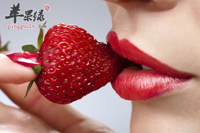 吃草莓