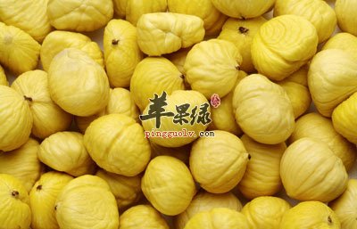 剥开的栗子一堆