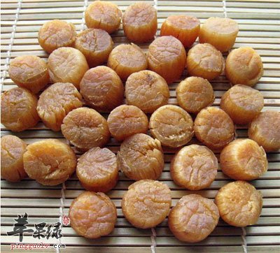 竹席上的干贝.jpg