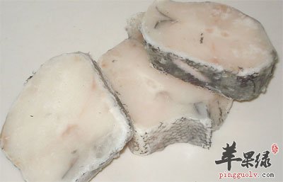 冷冻的鳕鱼块.jpg