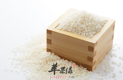 盒子里的大米.jpg