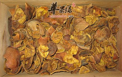 一箱子石榴皮.jpg