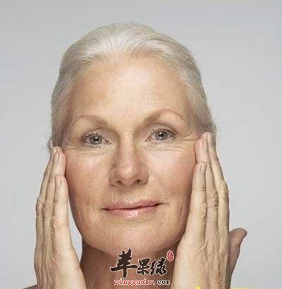 中老年妇女的面部皮肤.jpg