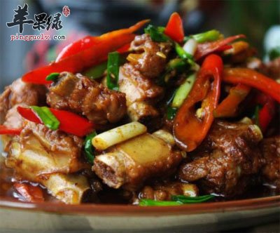红椒油焖排骨