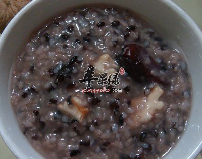 核桃紫米红枣粥