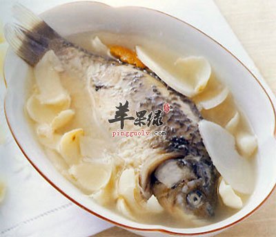 生姜鲫鱼汤 