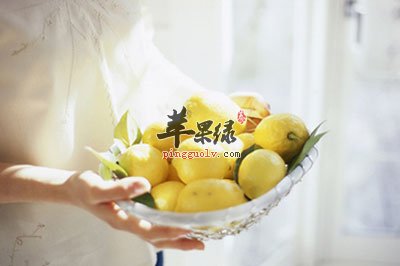 孕妇与柠檬.jpg