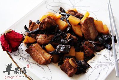 榛蘑炖排骨.jpg