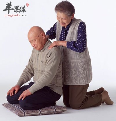 擦胸捶背提高免疫