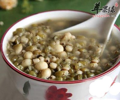 绿豆薏米芡实粥