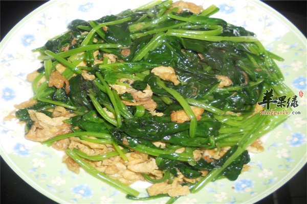 茼蒿炒鸡蛋--补充营养降压补脑