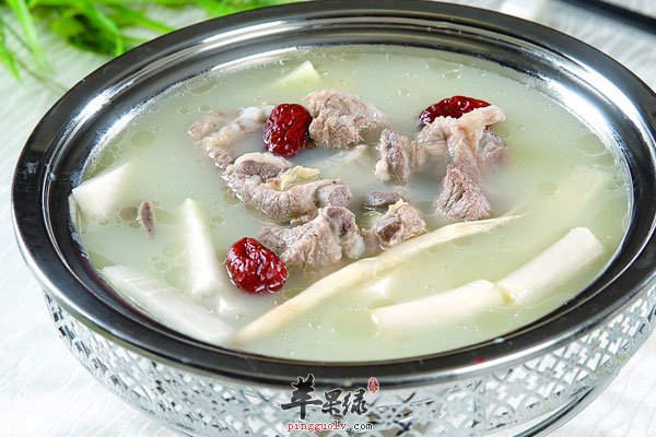 排骨炖白萝卜--活血通气好食谱雪炖豆腐图片