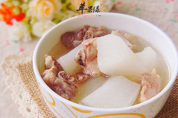 猪肉炖白萝卜--通气活血好洋葱食谱鲜菇炒排骨图片