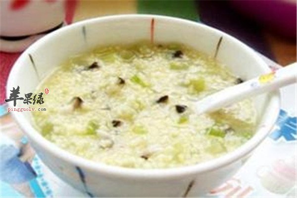 香菇西芹小米粥--降压健脾补虚