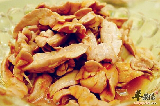 苹果绿 食材大全 营养价值  (2)把鸭胰切成段,鸭掌切成条,鸭腰去皮
