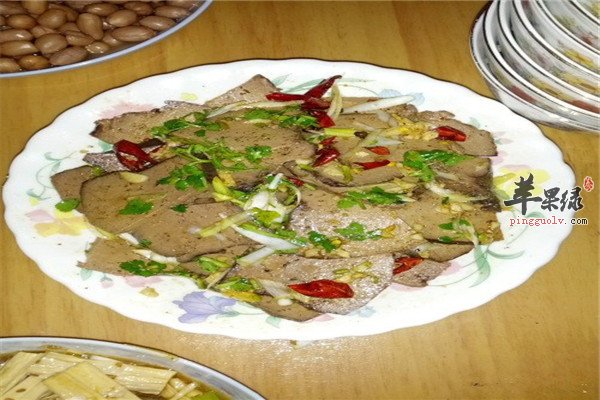 缓解菜黄瓜拌兔肉--凉拌a黄瓜抗衰老猪肝焯水v黄瓜几分钟图片
