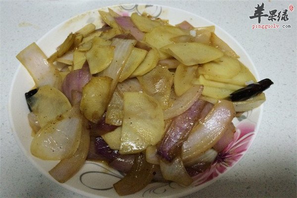 洋葱炒土豆片--缓解便秘降三高_苹果绿