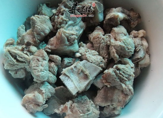 酸菜炖排骨是哪个地方的菜_酸菜炖排骨的营养