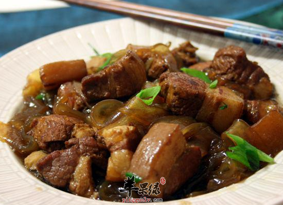 猪肉炖粉条是哪个地方的菜_猪肉炖粉条的营养