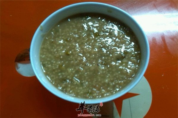 小米大米绿豆粥——清热止咳利尿