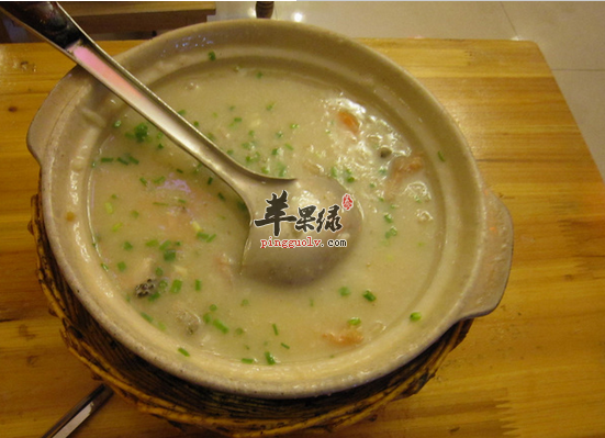 乌鱼粥的家常做法和食用效果_苹果绿