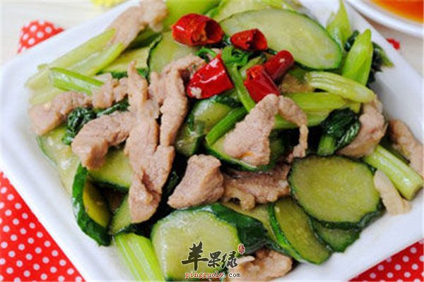 黄瓜炒瘦肉—补虚强身美容养颜排毒