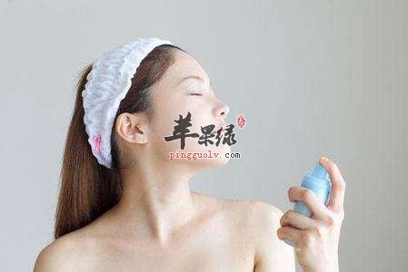 皮肤缺水干燥怎么办 注意解决的方法