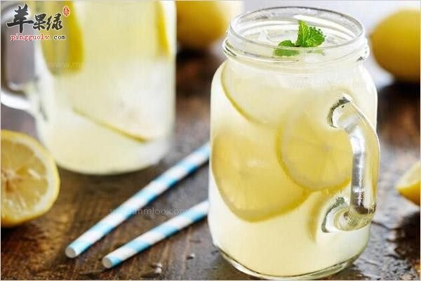 蜂蜜柠檬水的简单制作方法_苹果绿