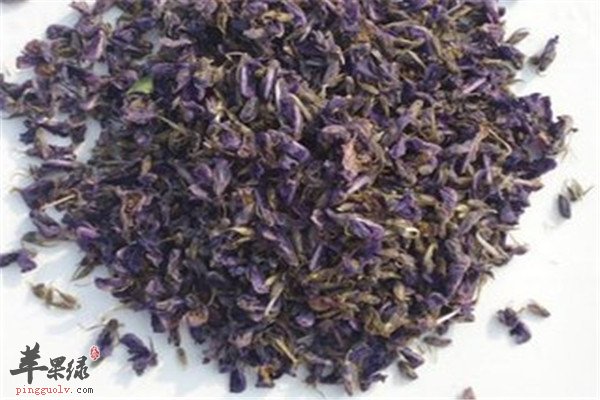 中药大全 功效与作用 材料: 党参(去芦,米炒)3钱, 半夏(制)2钱,葛花2