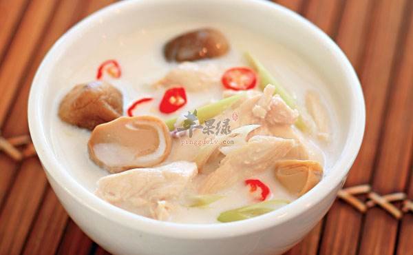椰汁芸豆鸡汤—促进肠胃补血益气
