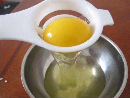 鸡蛋和蜂蜜做面膜的方法