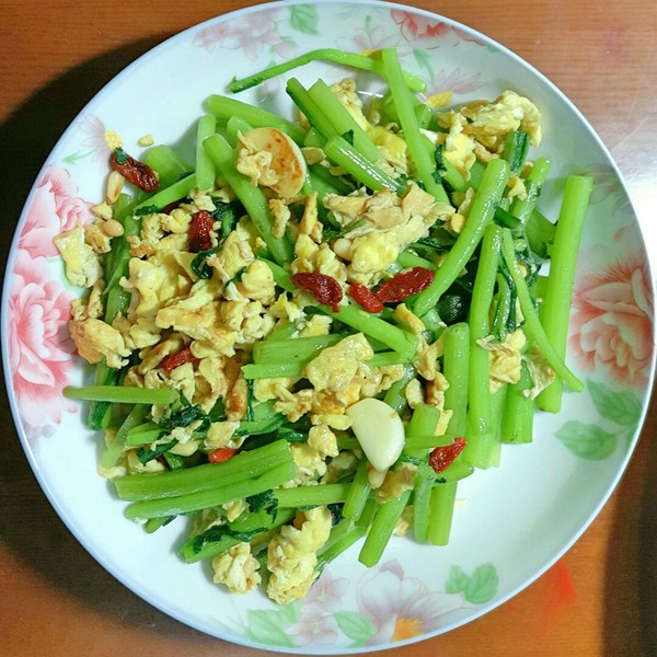 茼蒿炒鸡蛋--补虚增强记忆力