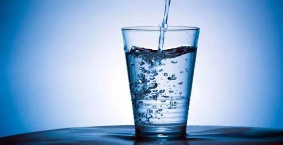 每天喝八杯水可以减肥吗 喝水美白的方法