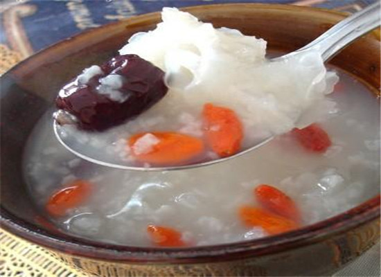 银耳粥--清热去火增强免疫力