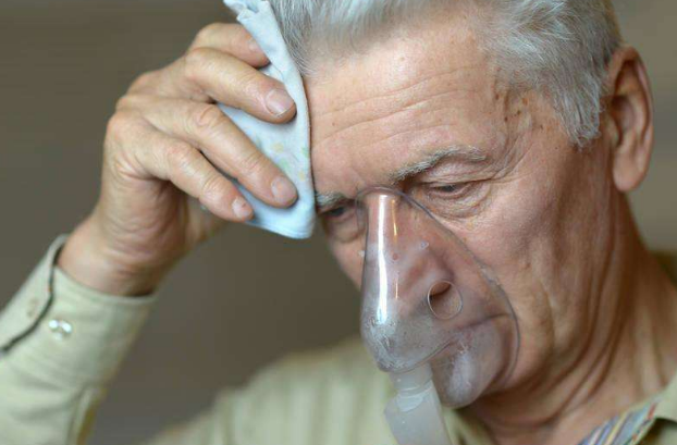 夏季老人出现哮喘的主要原因