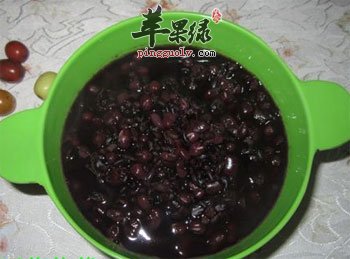 黑米红豆粥功效,黑米红豆粥的做法