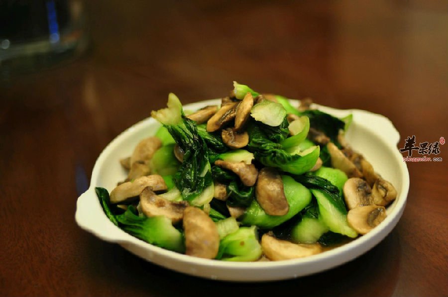 蘑菇青菜的营养和功效