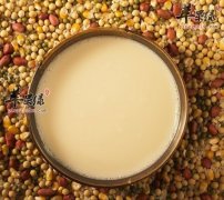 喝豆浆好吗 每天一杯豆浆可预防心血管病