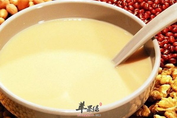 哪些人不适合喝营养物质丰富的豆浆呢