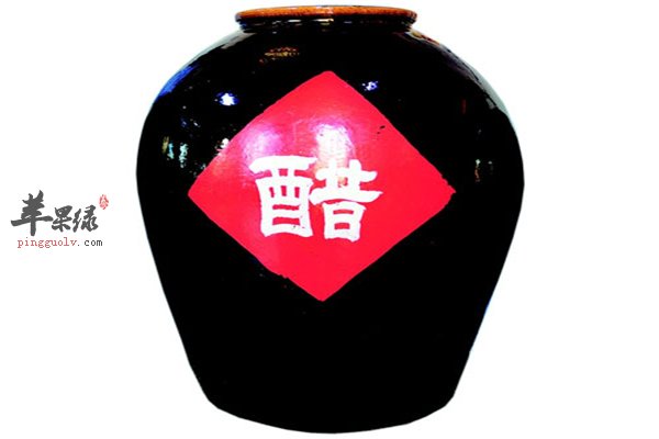 食醋利用它的特殊作用可以美白皮肤