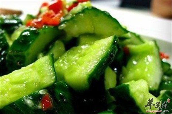 黄瓜好吃水分多 美容降糖大法宝