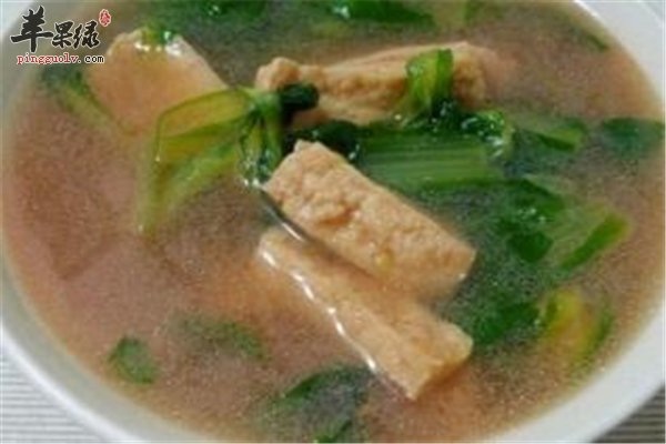 清热润燥又祛斑 豆腐泡大豆芽发菜汤
