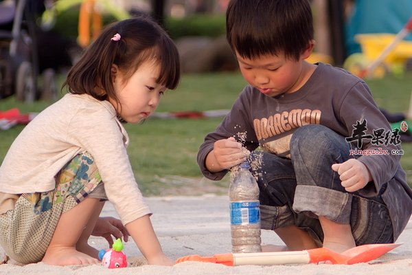 幼儿出门游玩要提高安全意识的培养